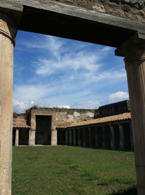 yard-Pompeii