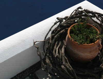 pot and sea-Santorini