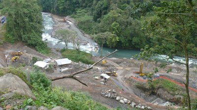 Construction in the Penas Blancas Hidroelectric Plant