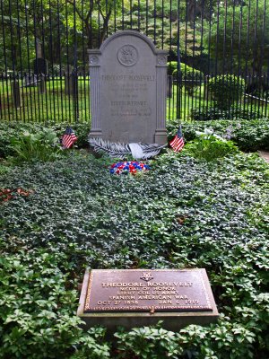 Theodore Roosevelts grave in Oyster Bay, Long Island