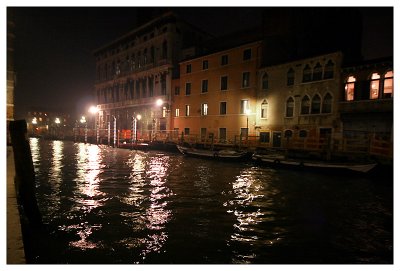 Venise by night