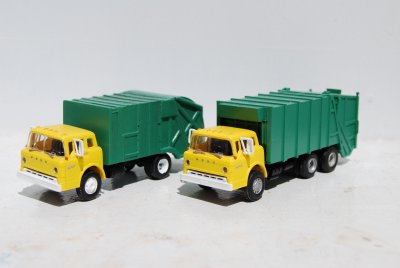 Athearn FORD C waste haulers