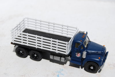 Athearn MACK Model B stake truck