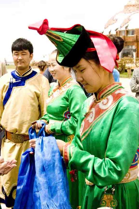 Mongolian Greeting - Song and wine (7-up)