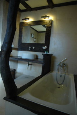 D - Bathroom 115.JPG