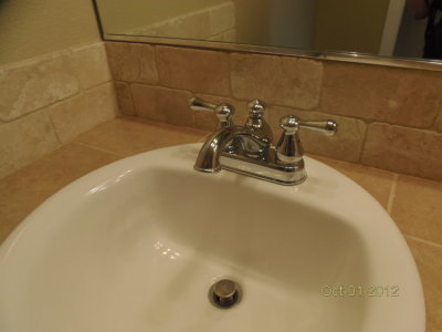Master bath - very clean
