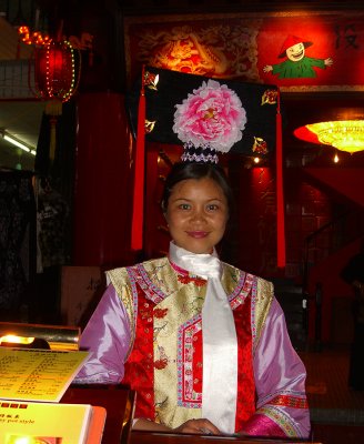 Yangshuo - Yu Long River - Hostess