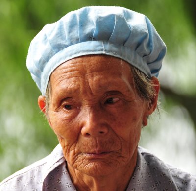 Fenghuang elder lady