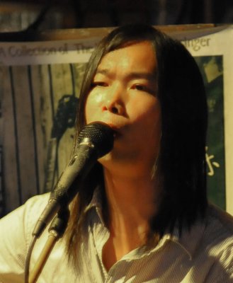 Yangshuo West Street Bar singer