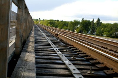 Train and pedestrian bridge