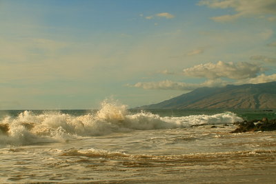 Po'olenalena Beach surf