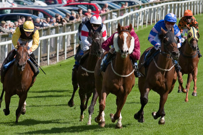 Ursus wins the Yorkshire radio handicap stakes