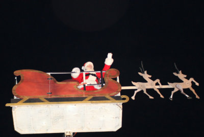 Santa arrives - high over the Ivoryton Playhouse