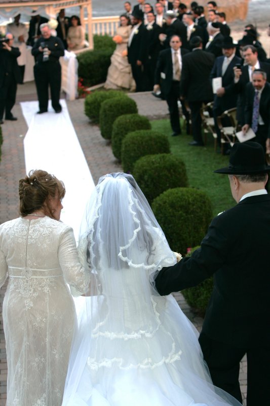 Chavie walking down_S1J4246.jpg