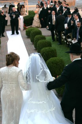 Chavie walking down_S1J4246.jpg