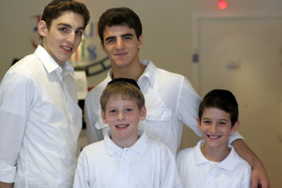 Avrumi, Moshe, Nosson, Mayer_S1J4651.JPG
