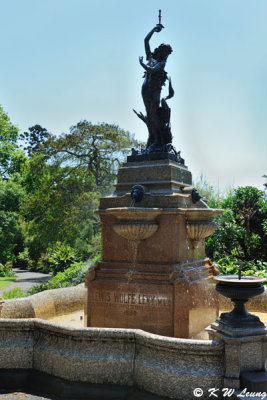 Levy Fountain (DSC_3794)