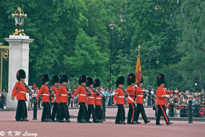 Changing the Guard at Buckingham Palace 02