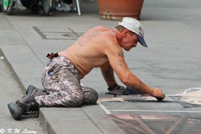  A street painter