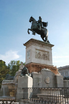 Statue of Philip IV (DSC_5423)
