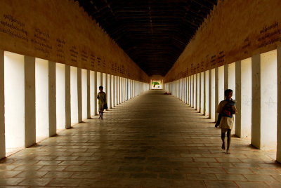 shwezigon hallway