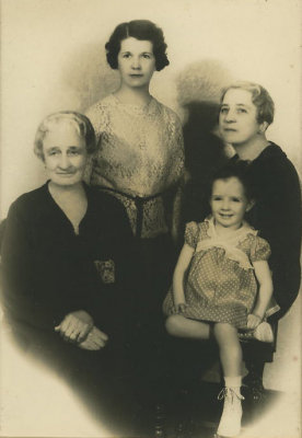 Mary Eckey Crueger McCall, Emma Cunningham Morrow, Minnie Crueger Cunningham, & Susan Morrow Anderson Nov. 1934