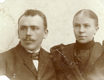 Gerhard & Anna Hofacker.jpg