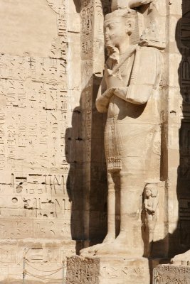 Ramses III et Isis