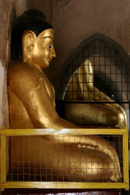 Bouddhas emprisonns, comme l'est le peuple birman...