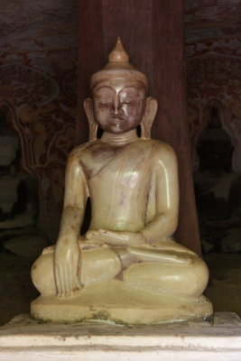 Bouddha en marbre