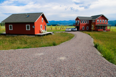 Holiday Villa & Outhouse