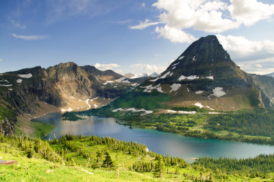 On the scenic trail to Hidden Lake