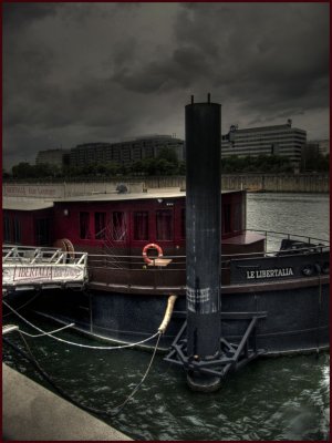 the libertalia boat in Ivry sur Seine