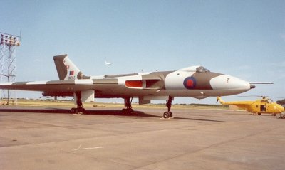 LOS 1977 VULCAN B2 XM655 101 SQN.jpg