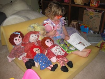 Reading to the Raggedies