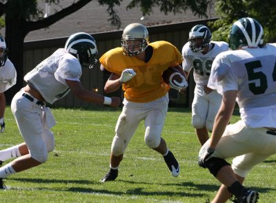 2010_8_28  Scrimmage (4) e.jpg