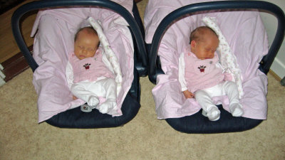 Emma & Julia  ( Born: 23-11-2007 )