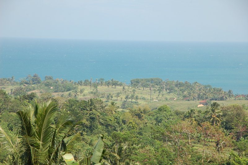 pantai dari kejauhan