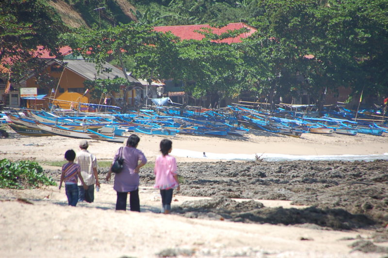 tempat pendaratan perahu nelayan