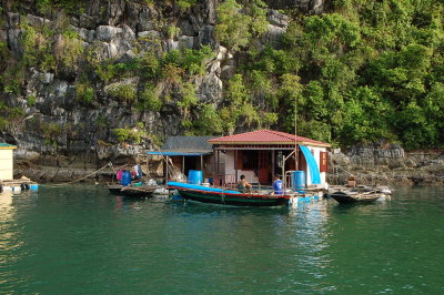 Cửa Vạn Floating Village