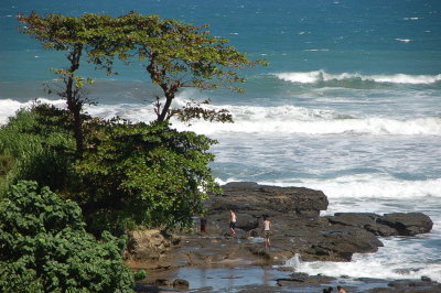 Pantai Cicalobak