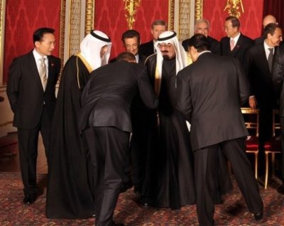 Obama bows arab kings