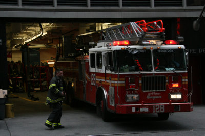 FDNY manhattan box: crane collapse E. 51st.& 2nd Ave. 15 mar 08