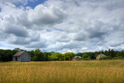 Grube Barn (left) and Koepsell Farm (right)