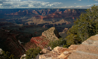 RIM TRAIL OF THE GRAND CANYON