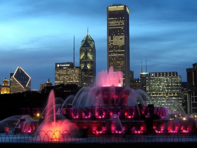 Buckingham Fountain/Chicago Skyline