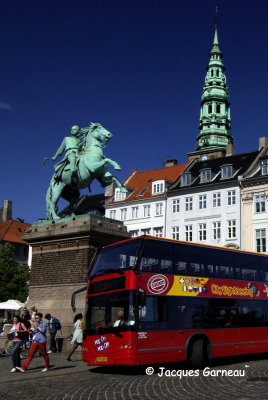 _IGP9984 - Statue de l'vque Absalon, fondateur de Copenhague (Hojbro Plads).JPG