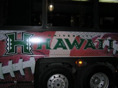 town-hawaii-on-bus.jpg