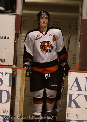 joev3397vsCougars.jpg