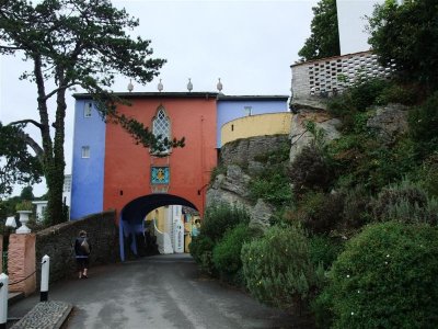 Bridge House - The entrance gate